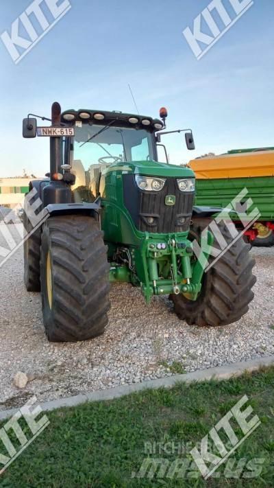 John Deere 6215R Tractoren