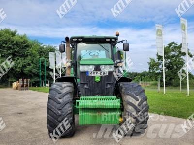 John Deere 7230R Tractoren