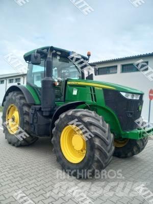 John Deere 7250R Tractoren