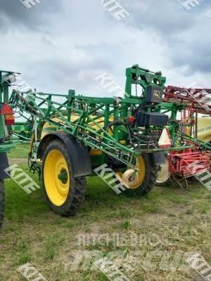 John Deere 732 Getrokken spuitmachines