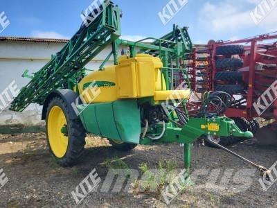 John Deere 732I/27M Getrokken spuitmachines