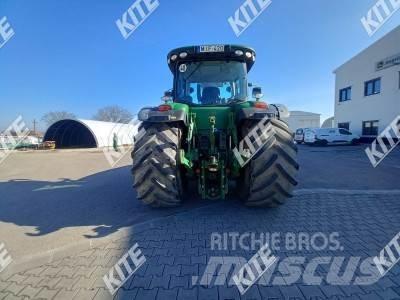 John Deere 8335R Tractoren