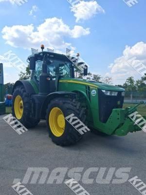 John Deere 8400R Tractoren