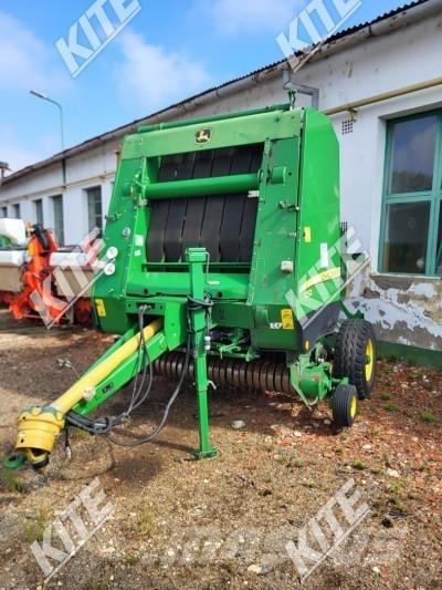 John Deere 852 Ronde-balenpersen