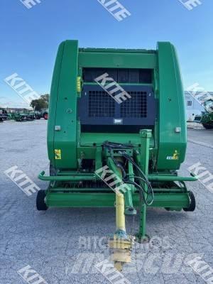 John Deere 854 Ronde-balenpersen