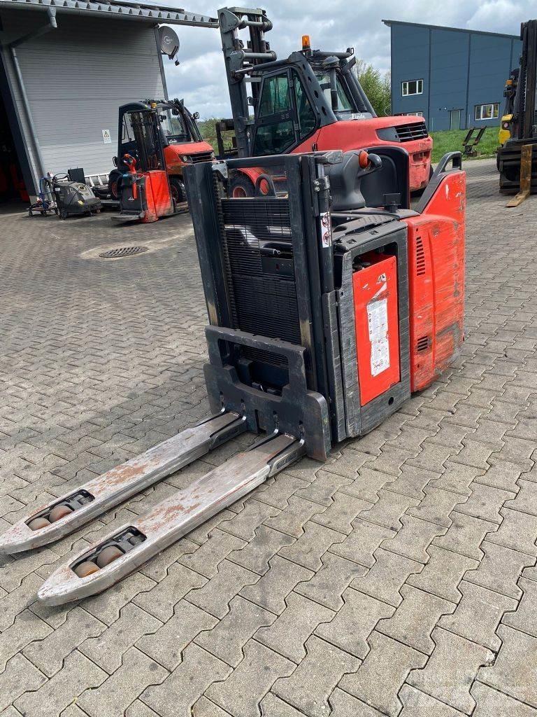 Linde D 12 SP Meeloop stapelaar