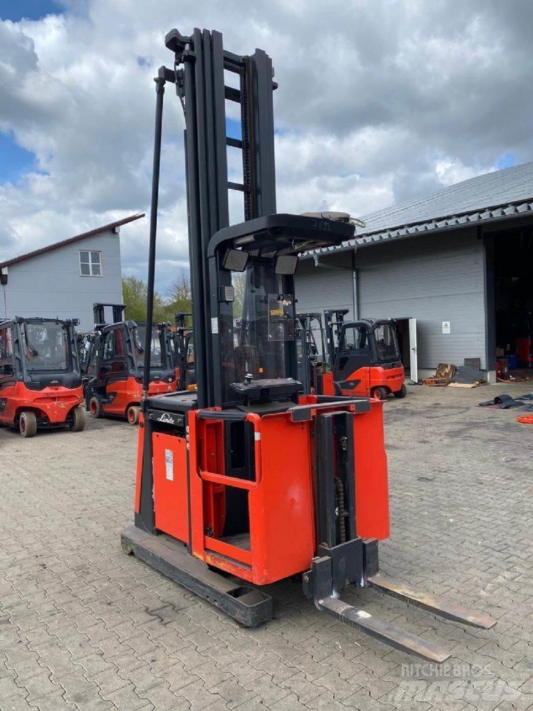 Linde V 12-02 Orderpicker voor hoog niveau