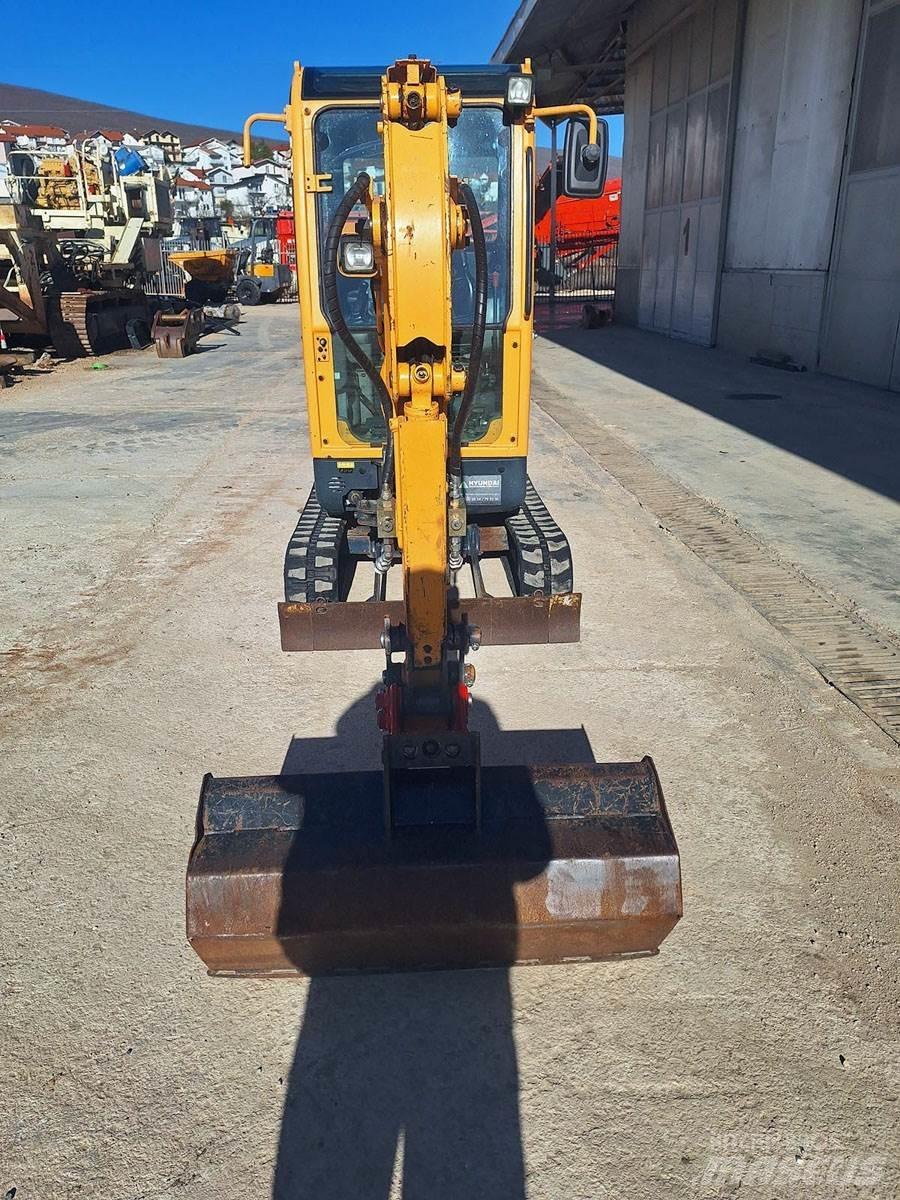 Hyundai 16-9 Minigraafmachines < 7t
