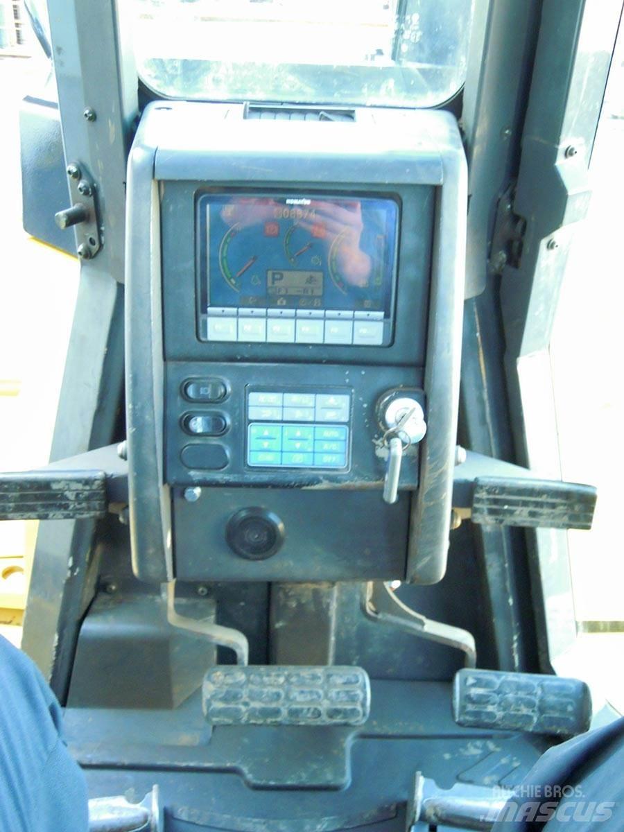 Komatsu D155AX-6 Rupsdozers