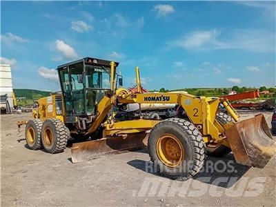 Komatsu GD655-3A Graders