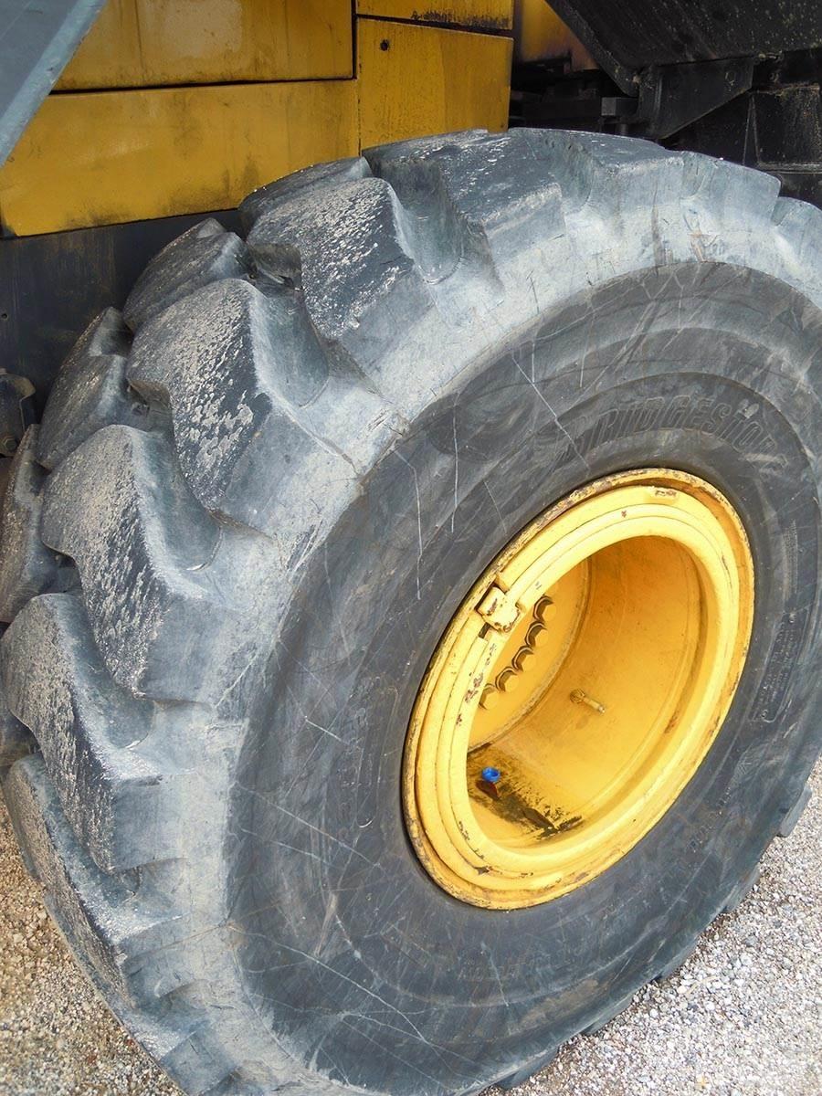 Komatsu WA430- 6E0 Wielladers