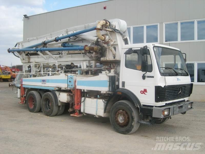 Mercedes-Benz 2422 Betonpomptrucks