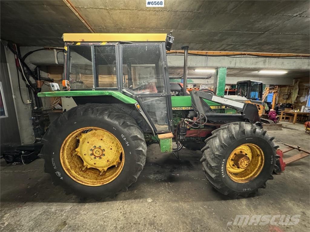 John Deere 2140 Tractoren