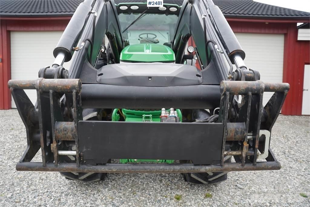 John Deere 6215R Tractoren