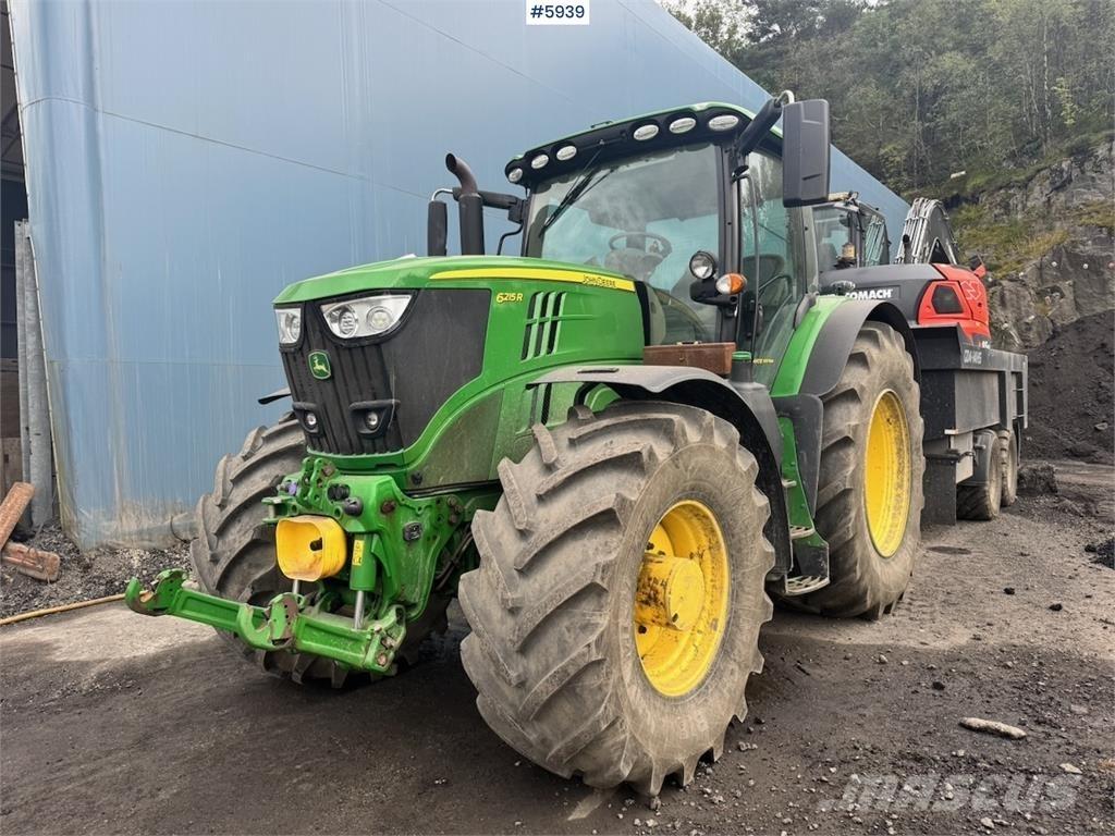 John Deere 6215R Tractoren