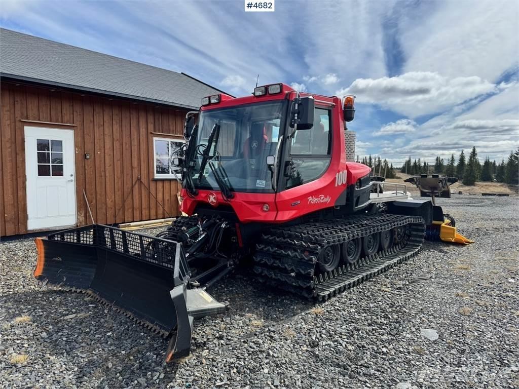  Pisten Bully 100 Sneeuwschuivers en -ploegen
