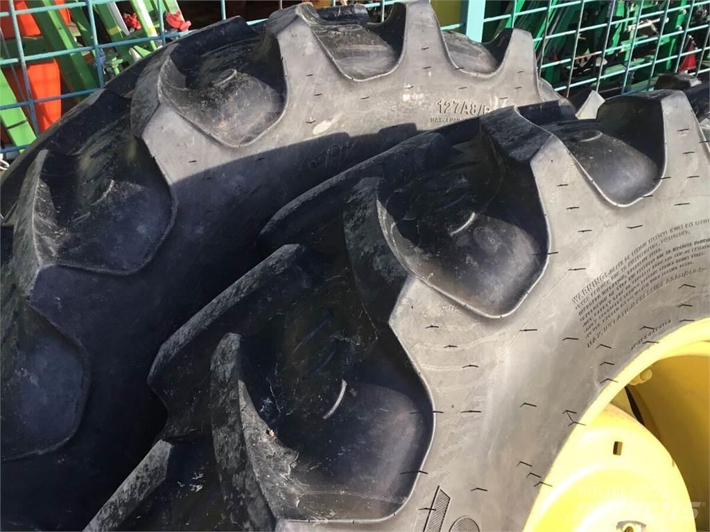  280/85R20 - 340/85R28 Banden, wielen en velgen