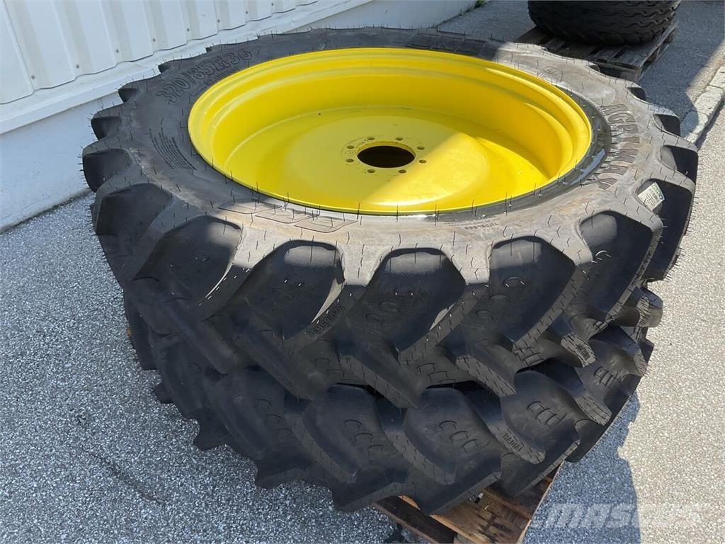 BKT 320/85R36 Banden, wielen en velgen