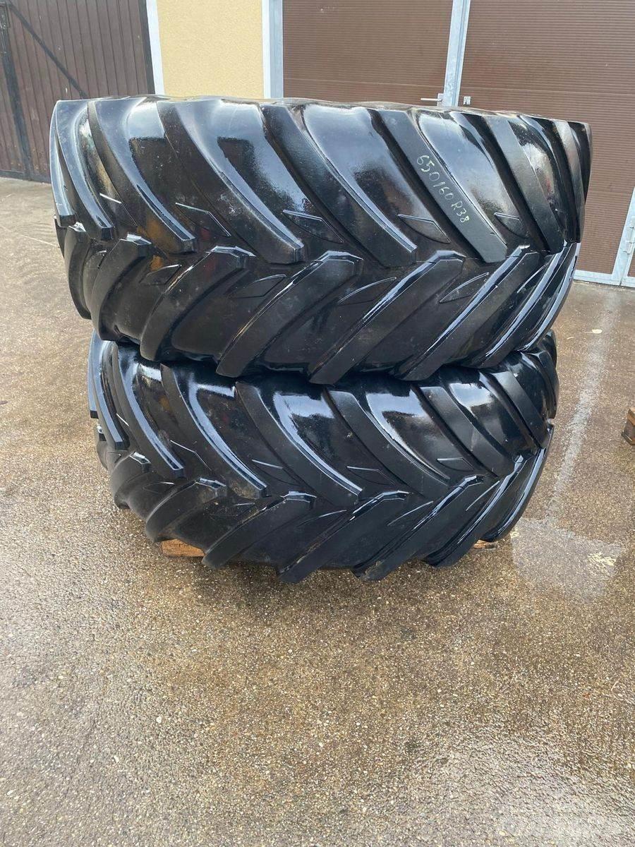 BKT 650/60R38 Banden, wielen en velgen