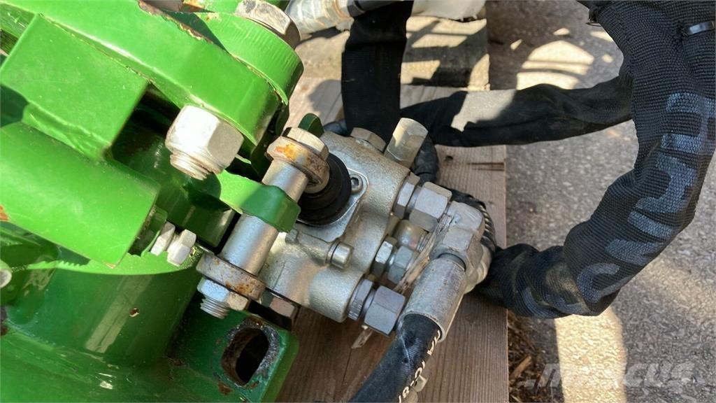  CFS Vinox links Overige wijnbouwmaterieel