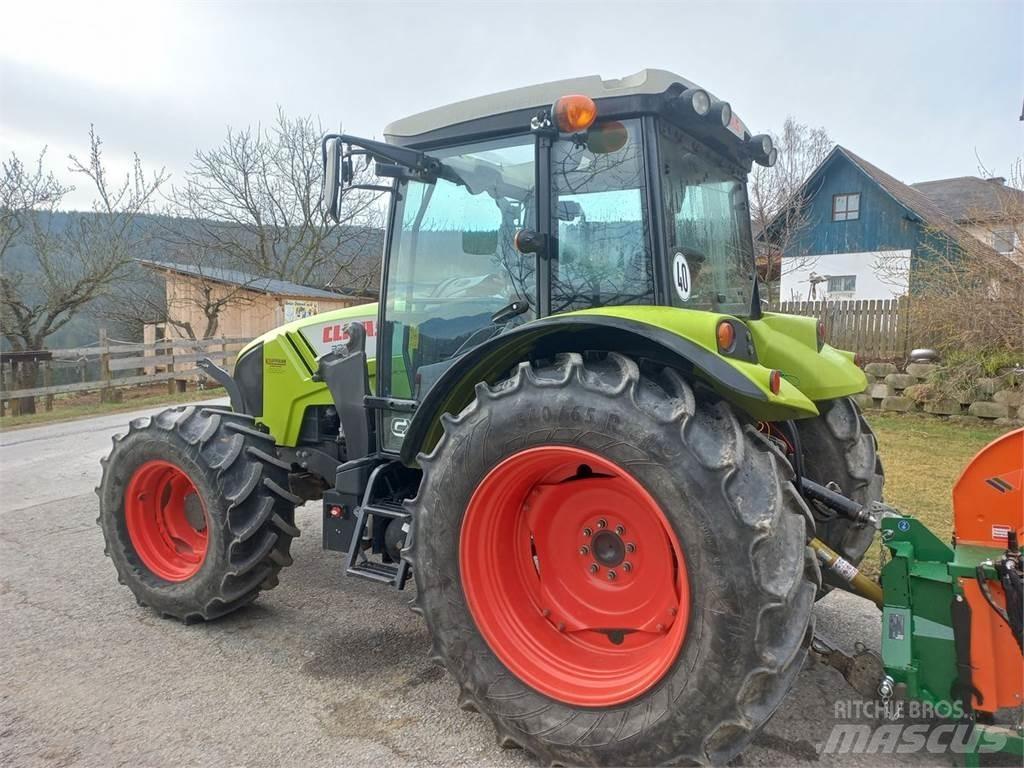 CLAAS Axos 330 CX Tractoren