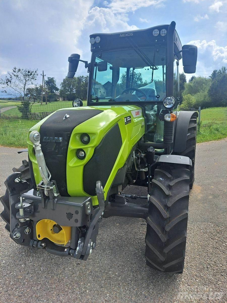 CLAAS Nexos 240 XL Tractoren