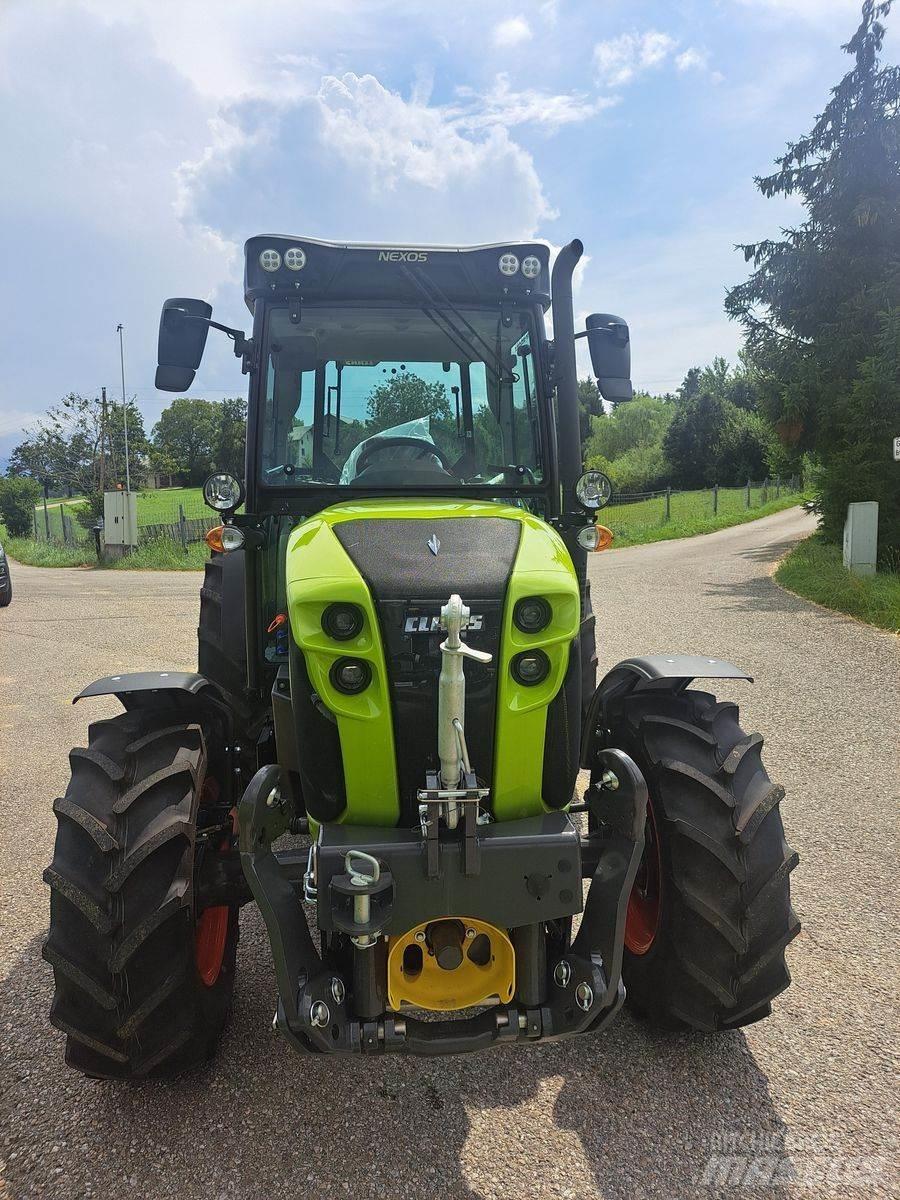CLAAS Nexos 240 XL Tractoren