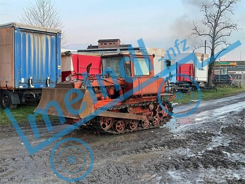 DT 75 Raupe Tractoren