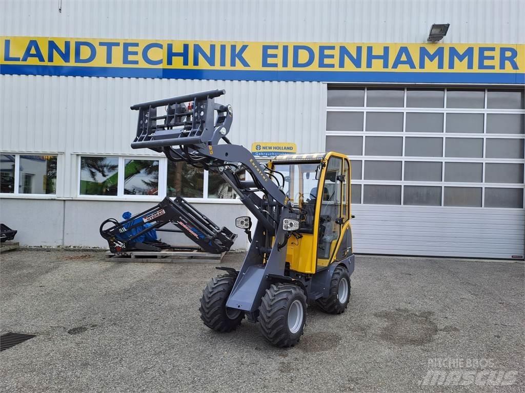 Eurotrac W 11 Voorladers en gravers