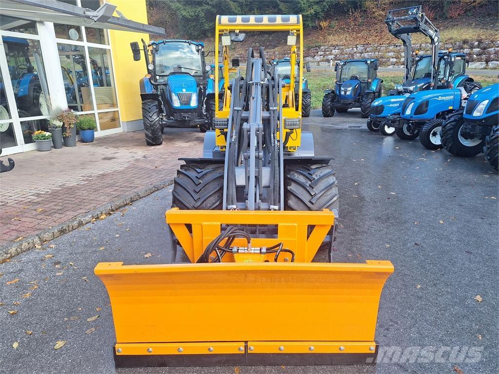 Eurotrac W12 F Voorladers en gravers
