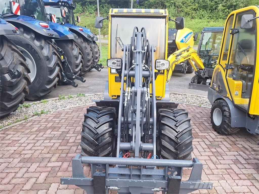 Eurotrac W12S Voorladers en gravers