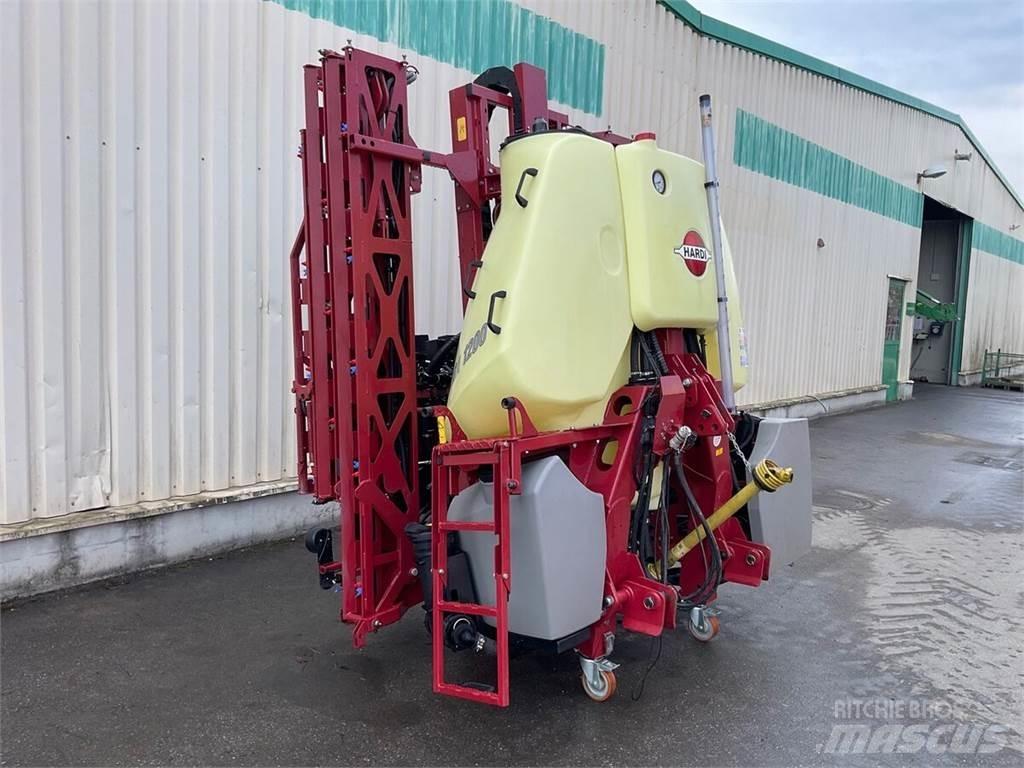 Hardi MEGA 1200 Getrokken spuitmachines