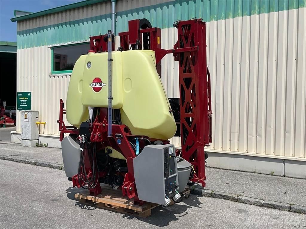 Hardi Mega 1200 Getrokken spuitmachines