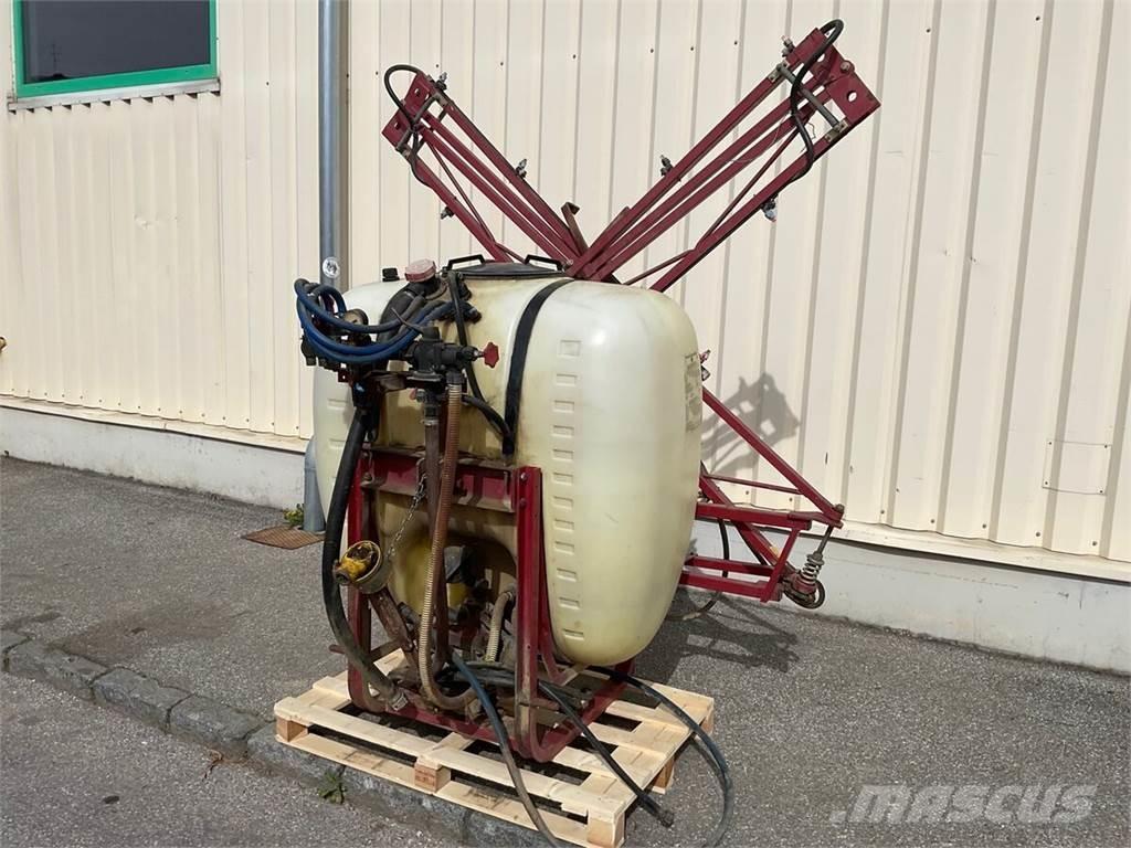 Hardi NK 600 Getrokken spuitmachines