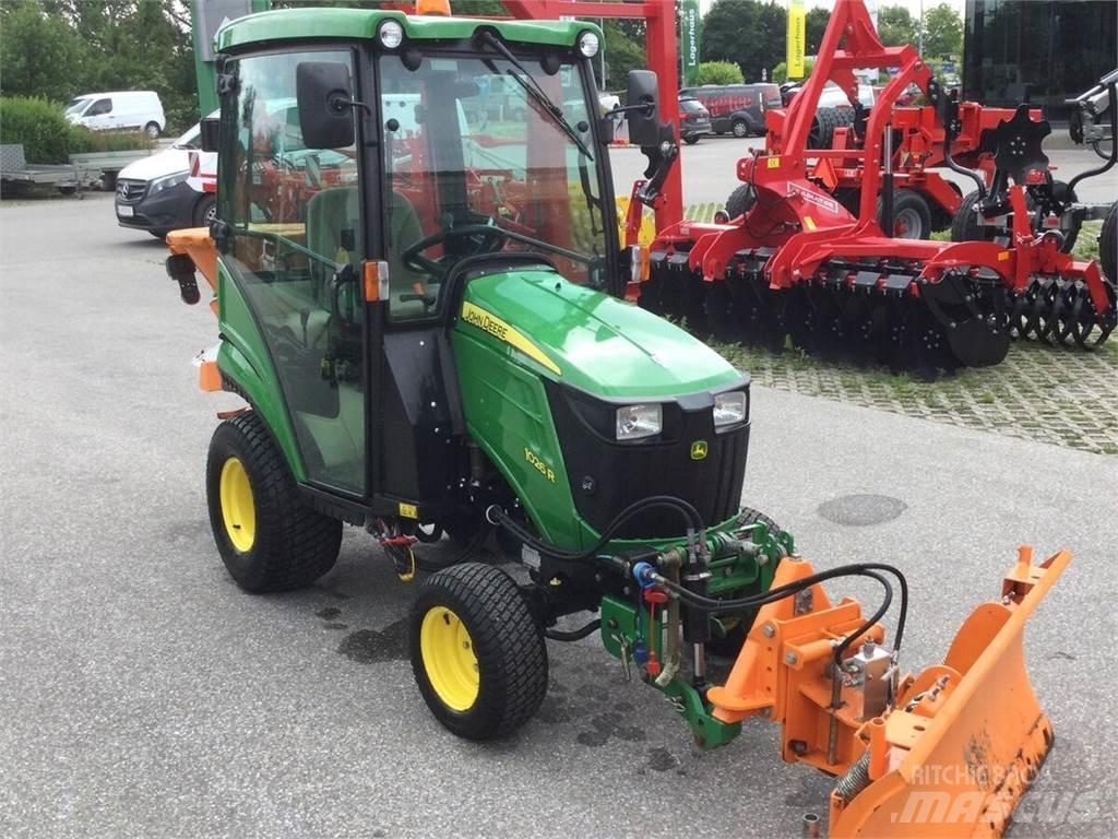 John Deere 1026R Tractoren