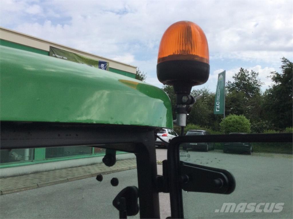 John Deere 1026R Tractoren