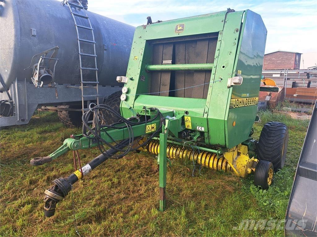 John Deere 570 Ronde-balenpersen