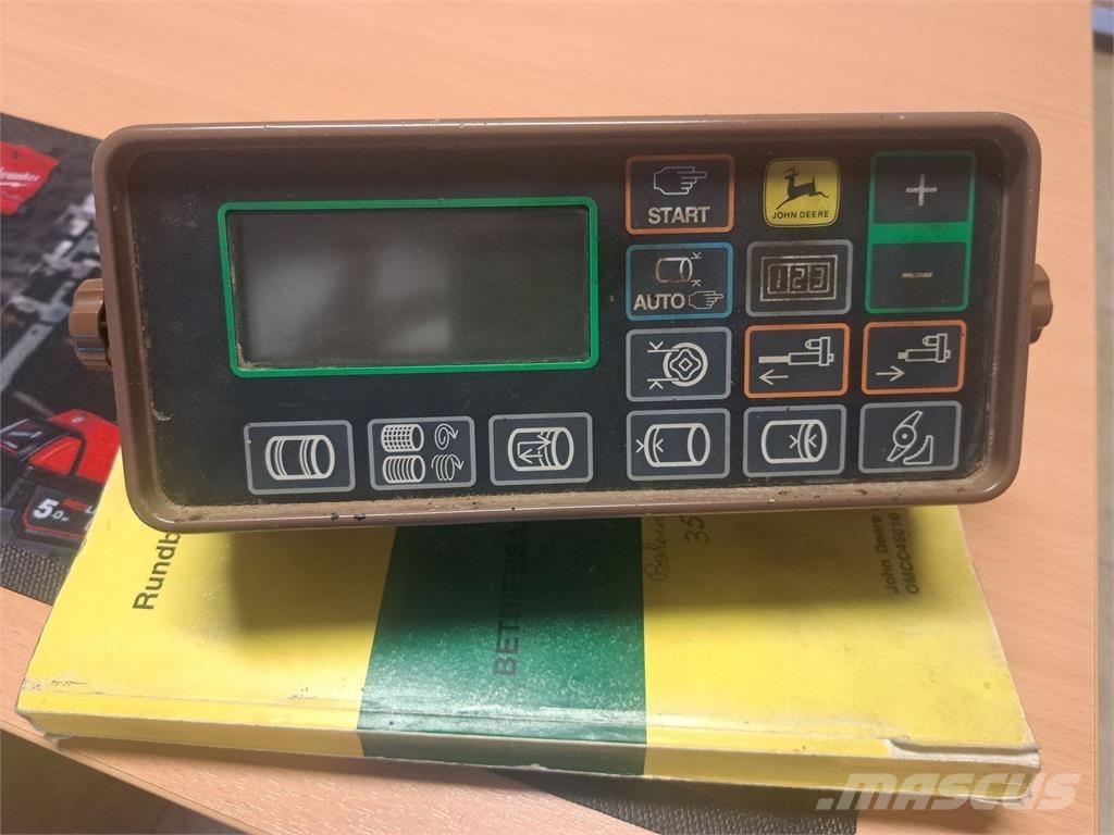 John Deere 570 Ronde-balenpersen