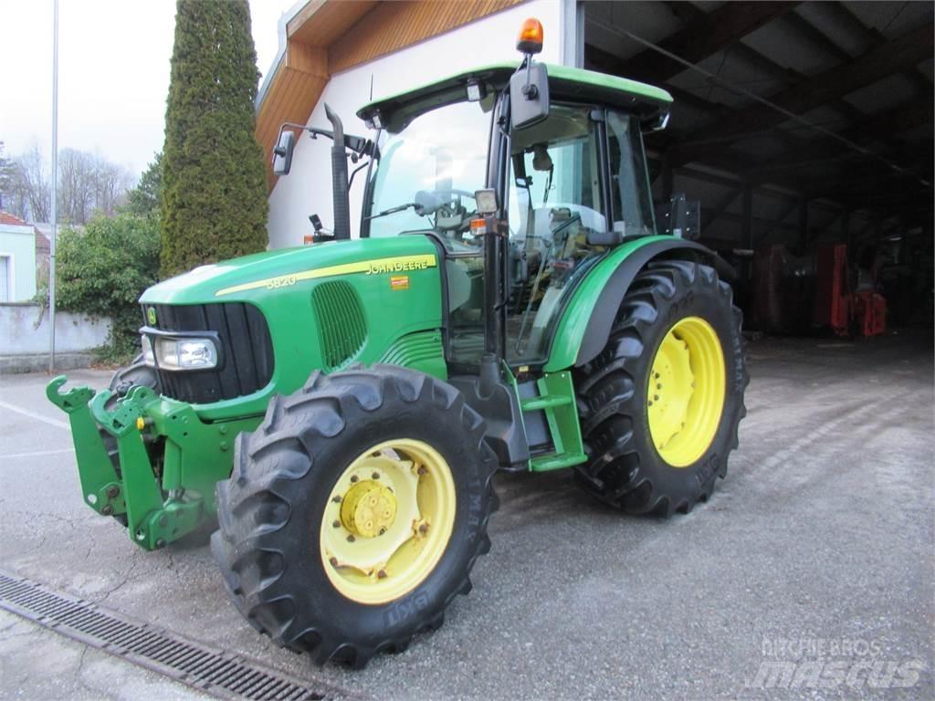 John Deere 5820 Tractoren