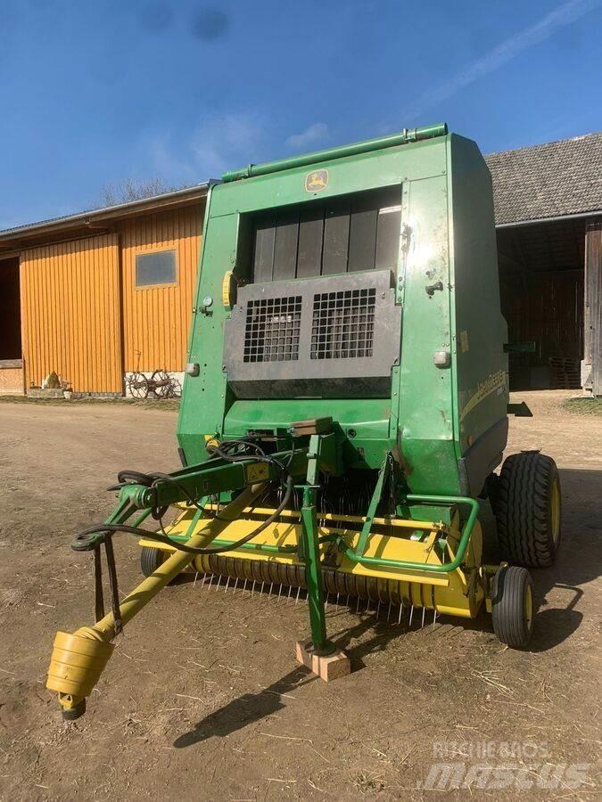 John Deere 592C Ronde-balenpersen