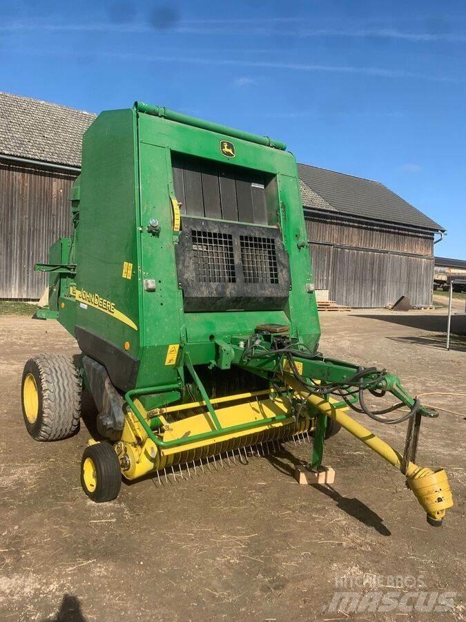 John Deere 592C Ronde-balenpersen