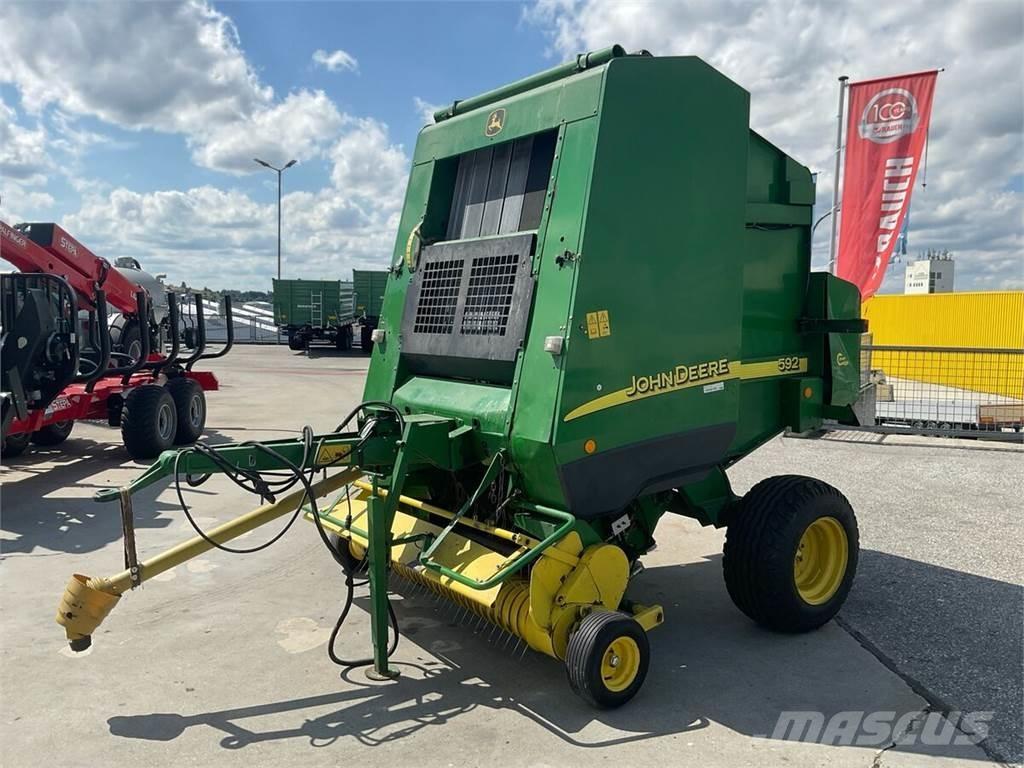 John Deere 592C Ronde-balenpersen