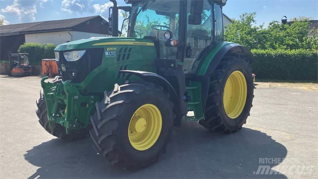 John Deere 6110R Tractoren