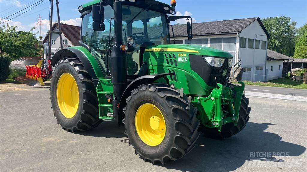 John Deere 6110R Tractoren