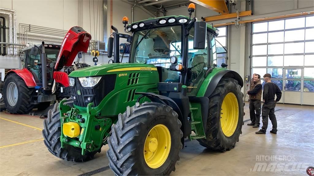 John Deere 6130R Tractoren