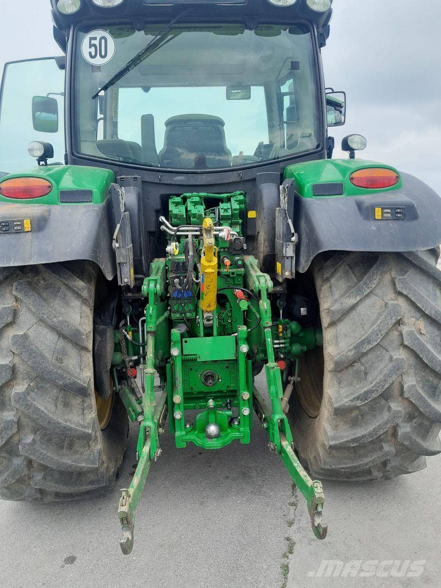 John Deere 6130R Tractoren