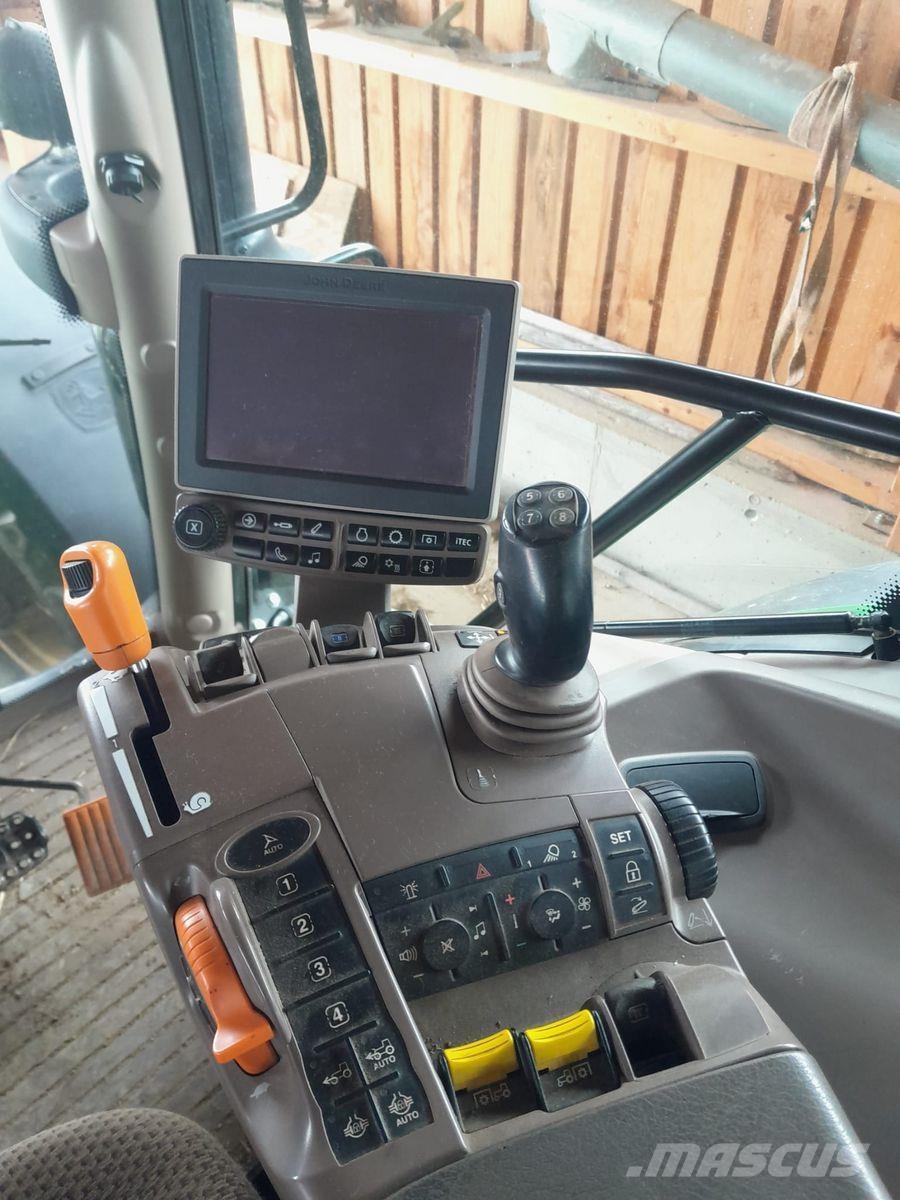 John Deere 6130R Tractoren