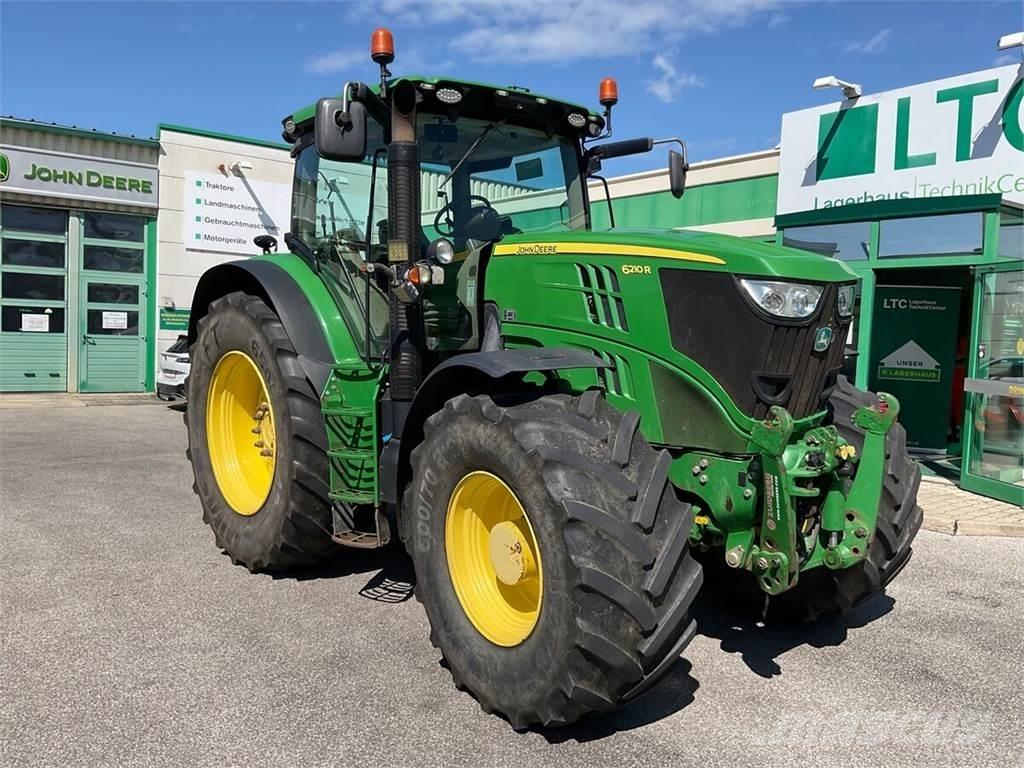 John Deere 6210R Tractoren