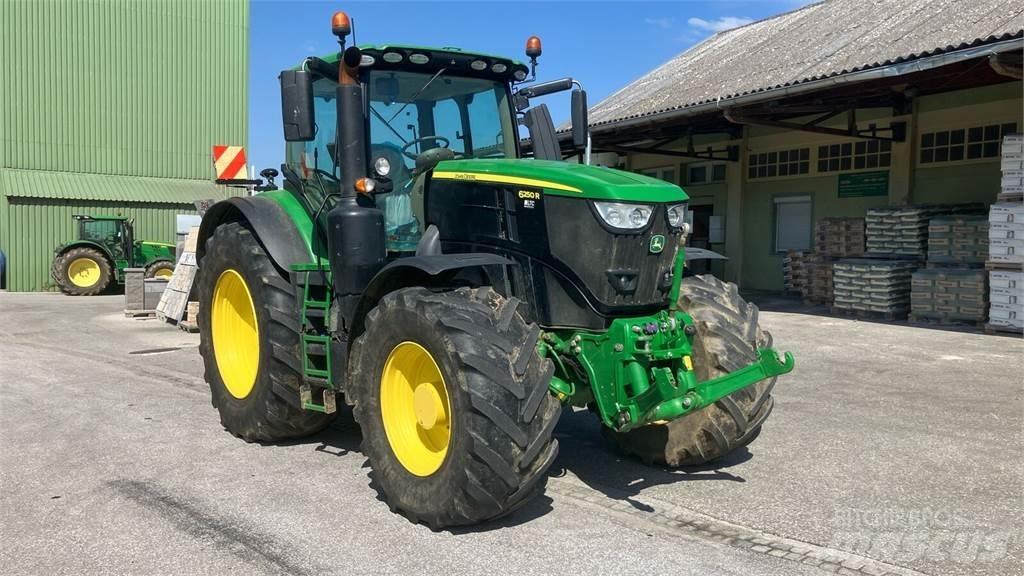 John Deere 6250R Tractoren