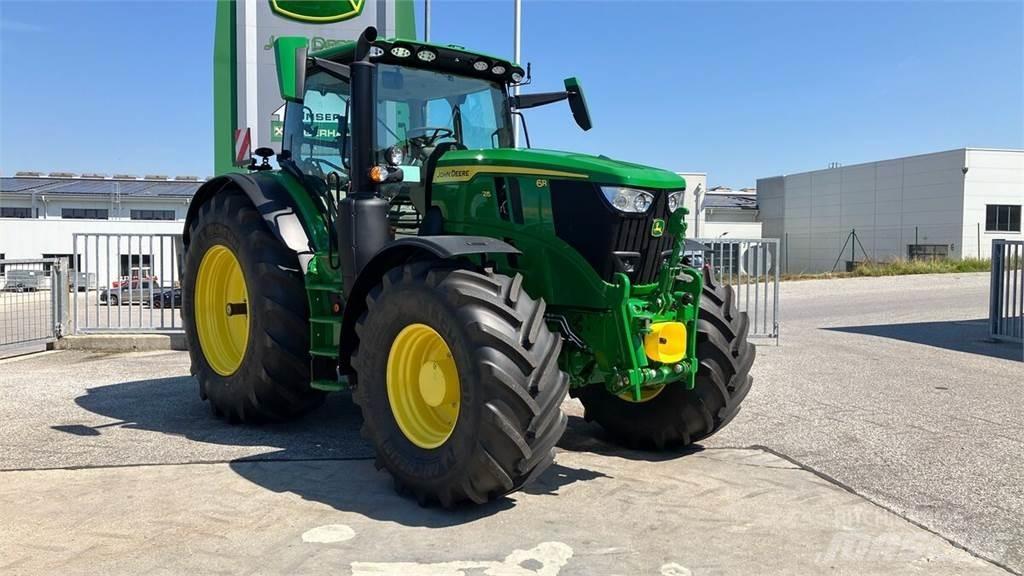 John Deere 6R 215 Tractoren